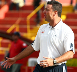Ricardo Pinto ainda não sabe se será o técnico do Red Bull Brasil em 2009